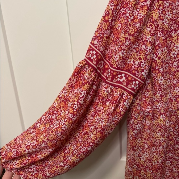 Max Studio Floral Red Women's Top - Picture 2 of 5